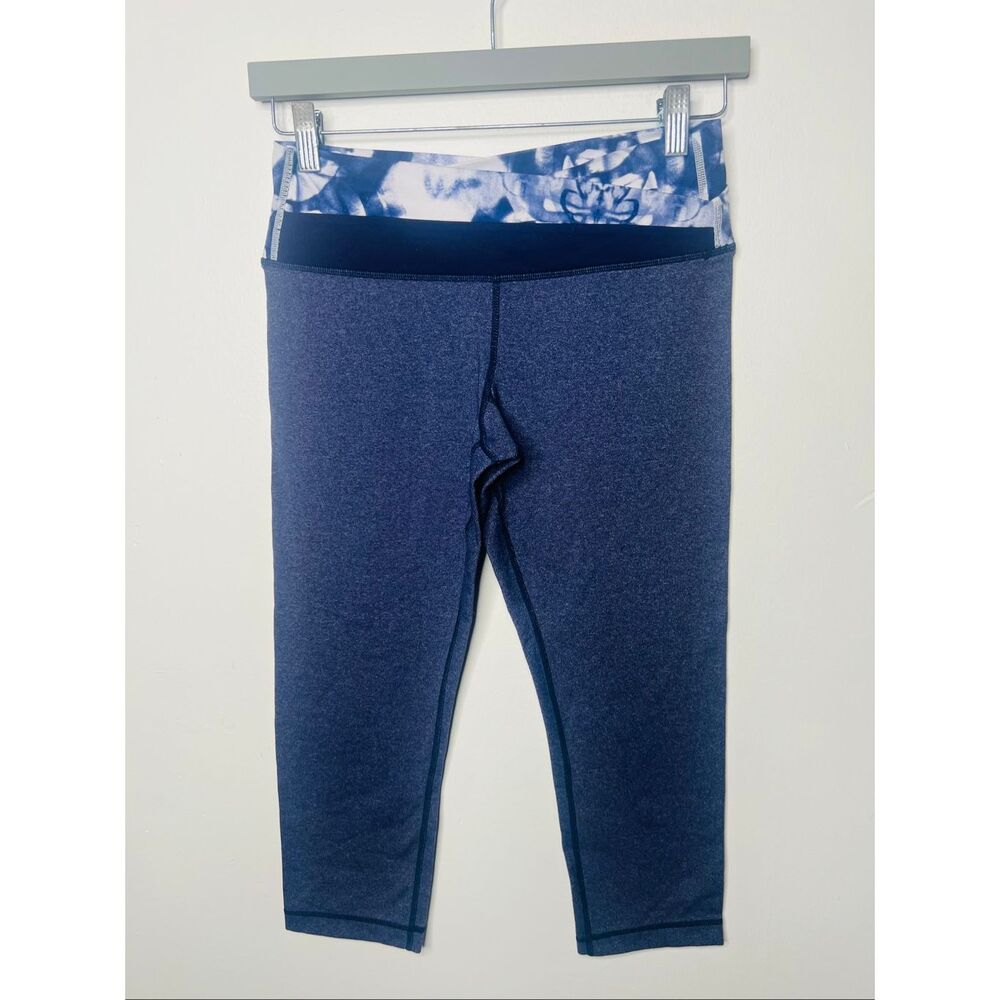 Lululemon Astro Ink Blot Blue Yoga Pants tie dye Capri Length Sz 6